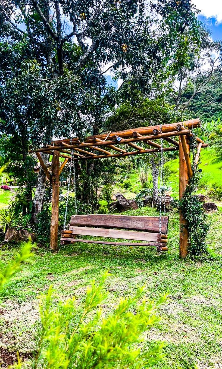 Chale Araucaria- Vale Das Pedras Mg Sapucaí-Mirim Exterior foto